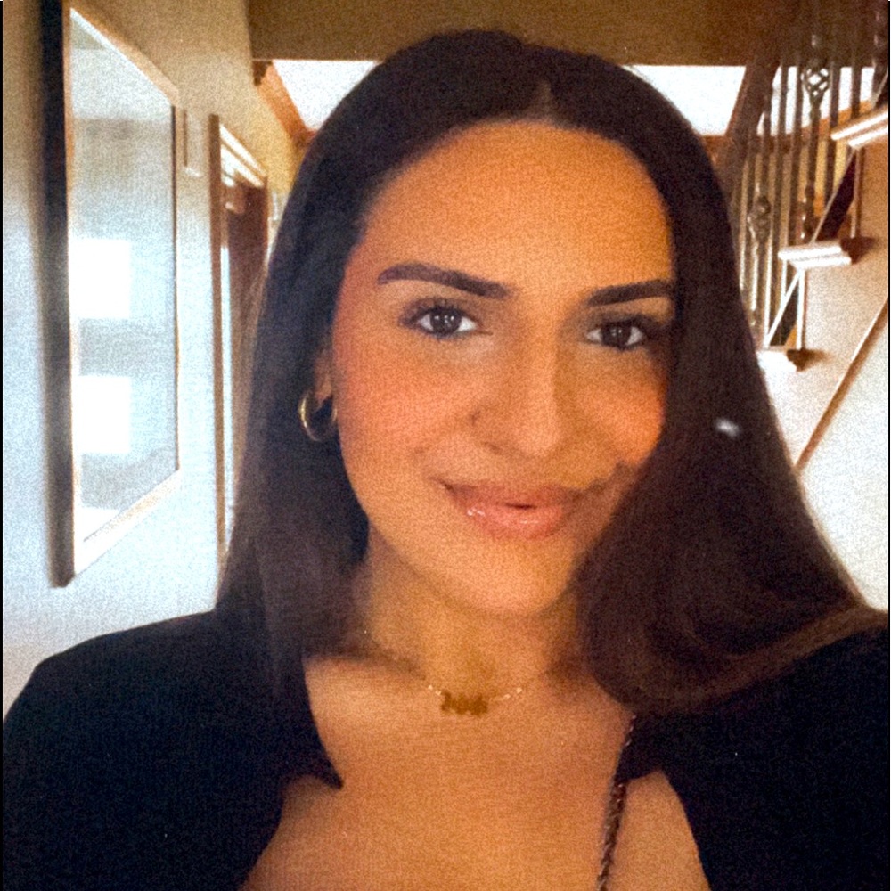 Meet your Posher, Daniela